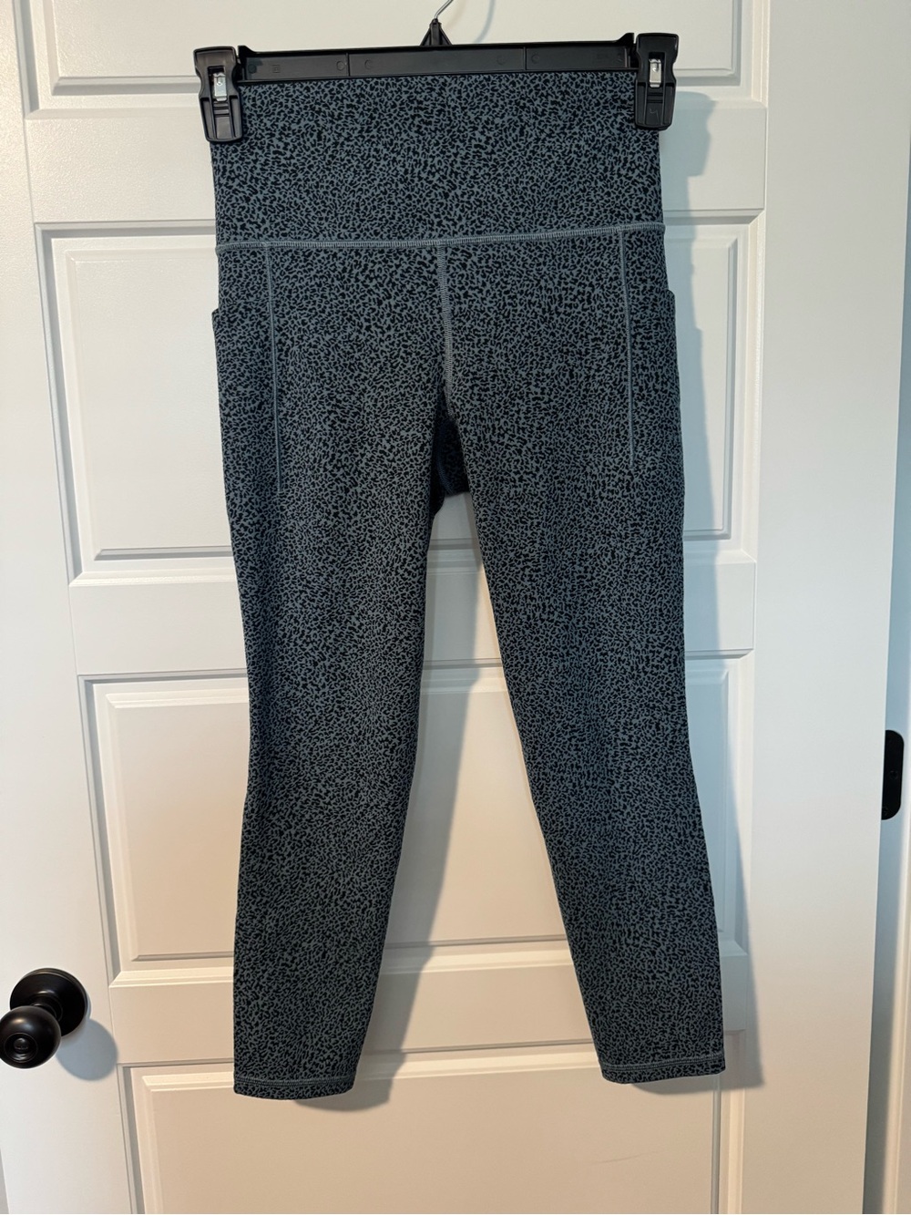 Athleta Salutation Stash II Textured Tight Leggings, Blue Leopard Print, Size S
